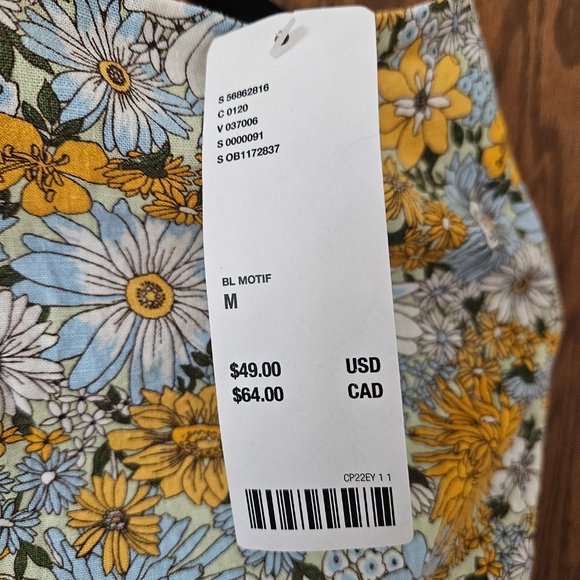 NWT Urban Outfitters Mini with back slit - Medium - Picture 3 of 7